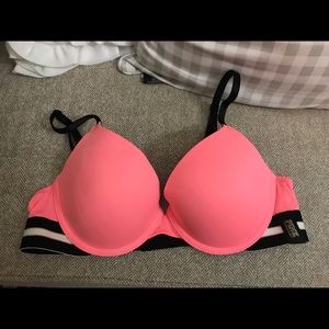 Victoria’s Secret bra 34C